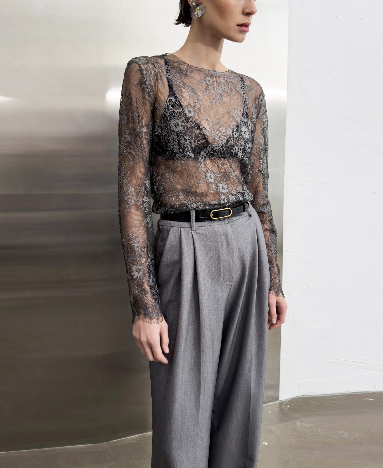 QSTX25403Y | Sheer Lace Long-Sleeve Blouse - Image 3