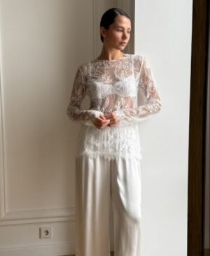 QSTX25403Y | Sheer Lace Long-Sleeve Blouse