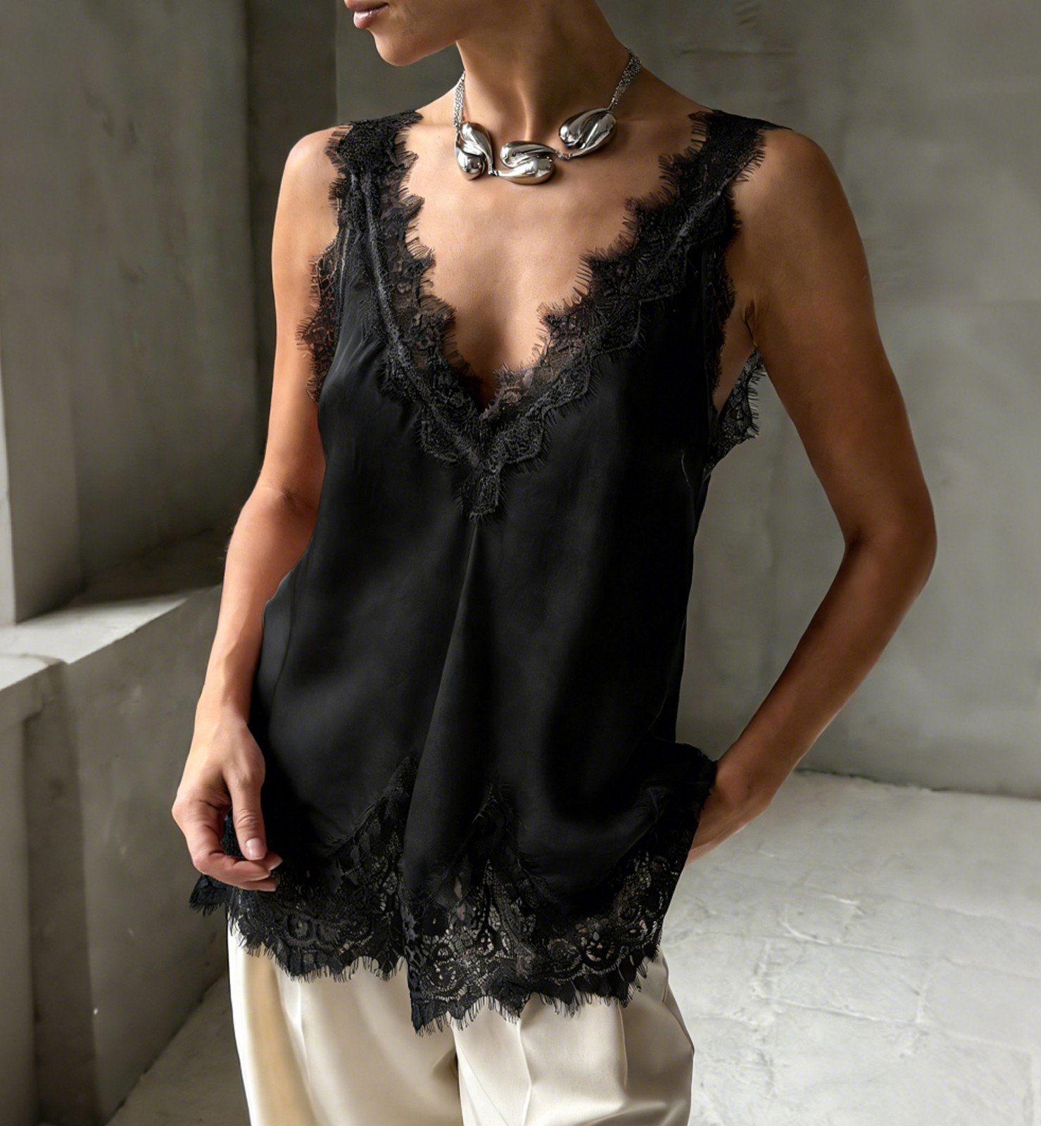 QSTX25431Y | Lace-Trim V-Neck Camisole Top - Image 2