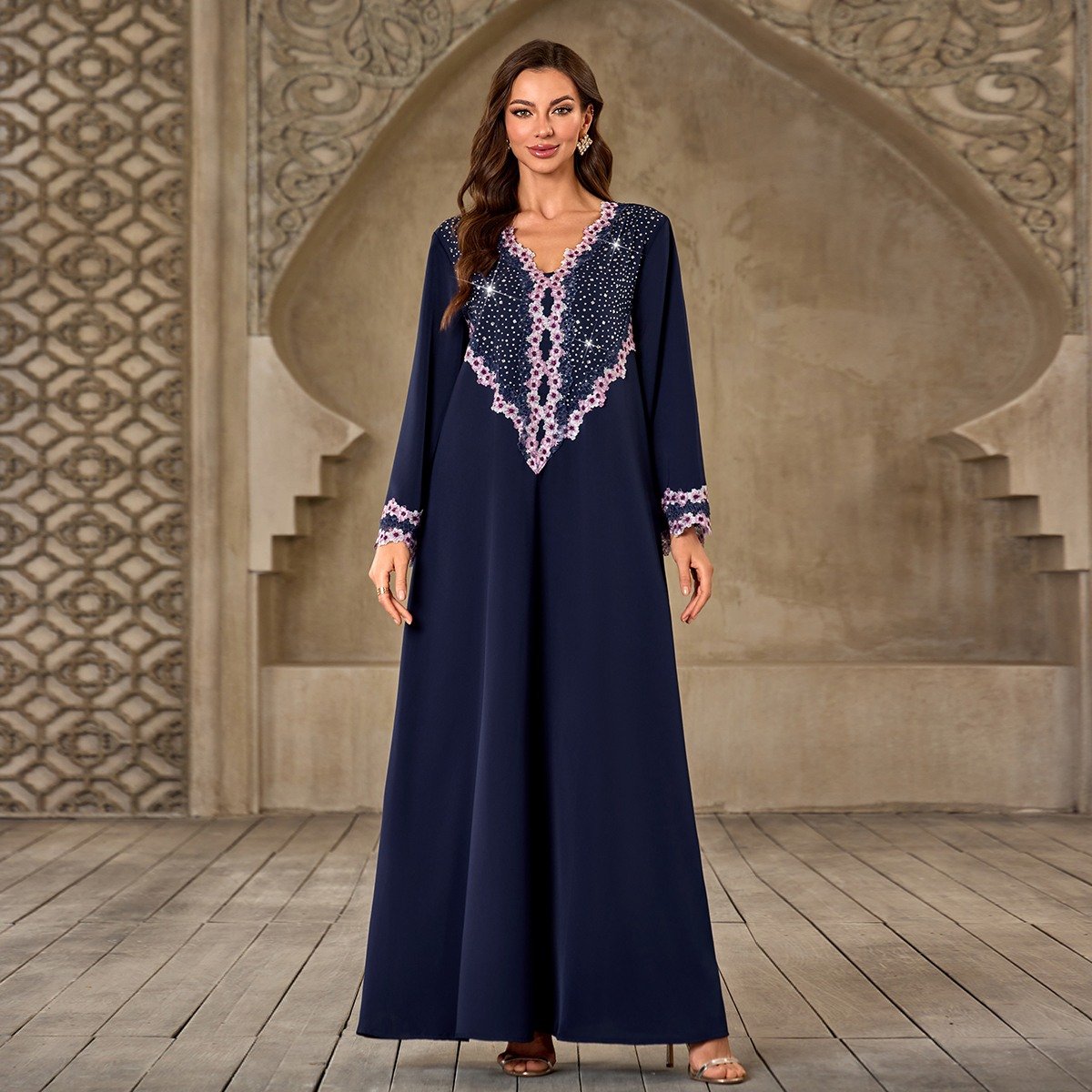XQY500409 | Crystal V-Neck Loose Abaya Dress